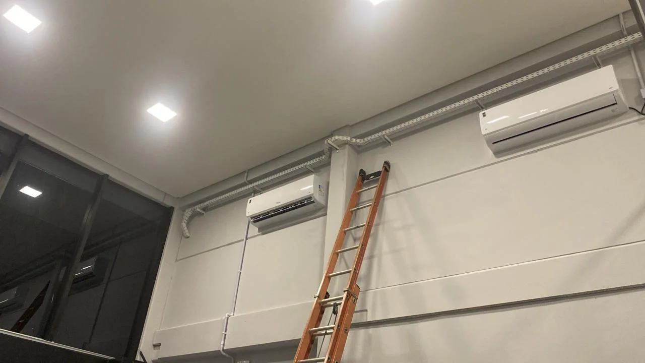 Manutenção com escada
